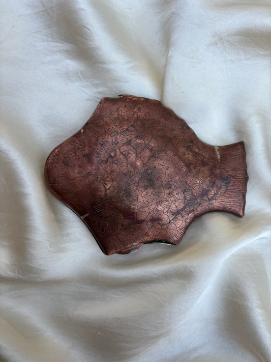 Copper fish compact mirror