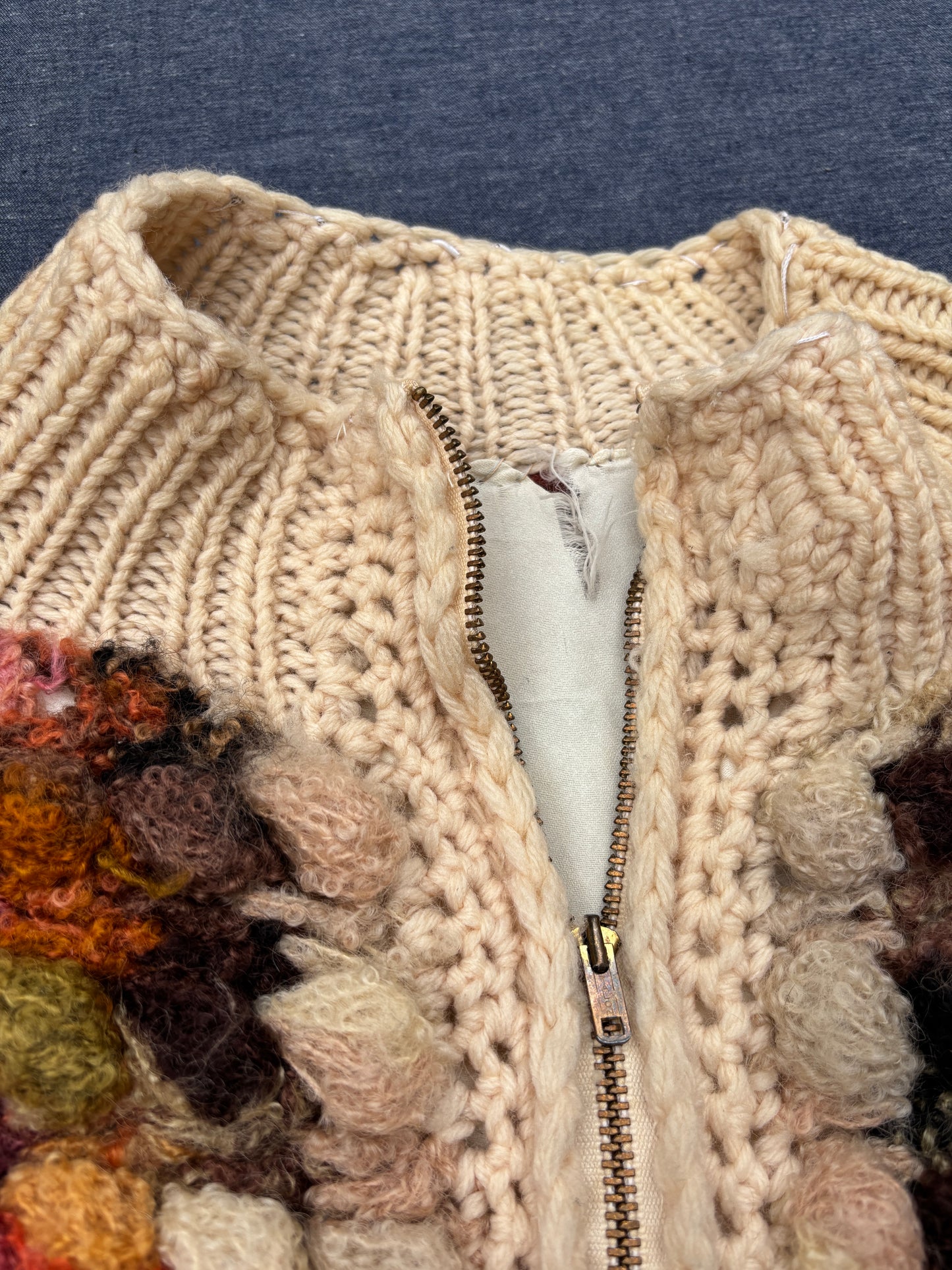 Chunky popcorn knit 70s wool blend sweater