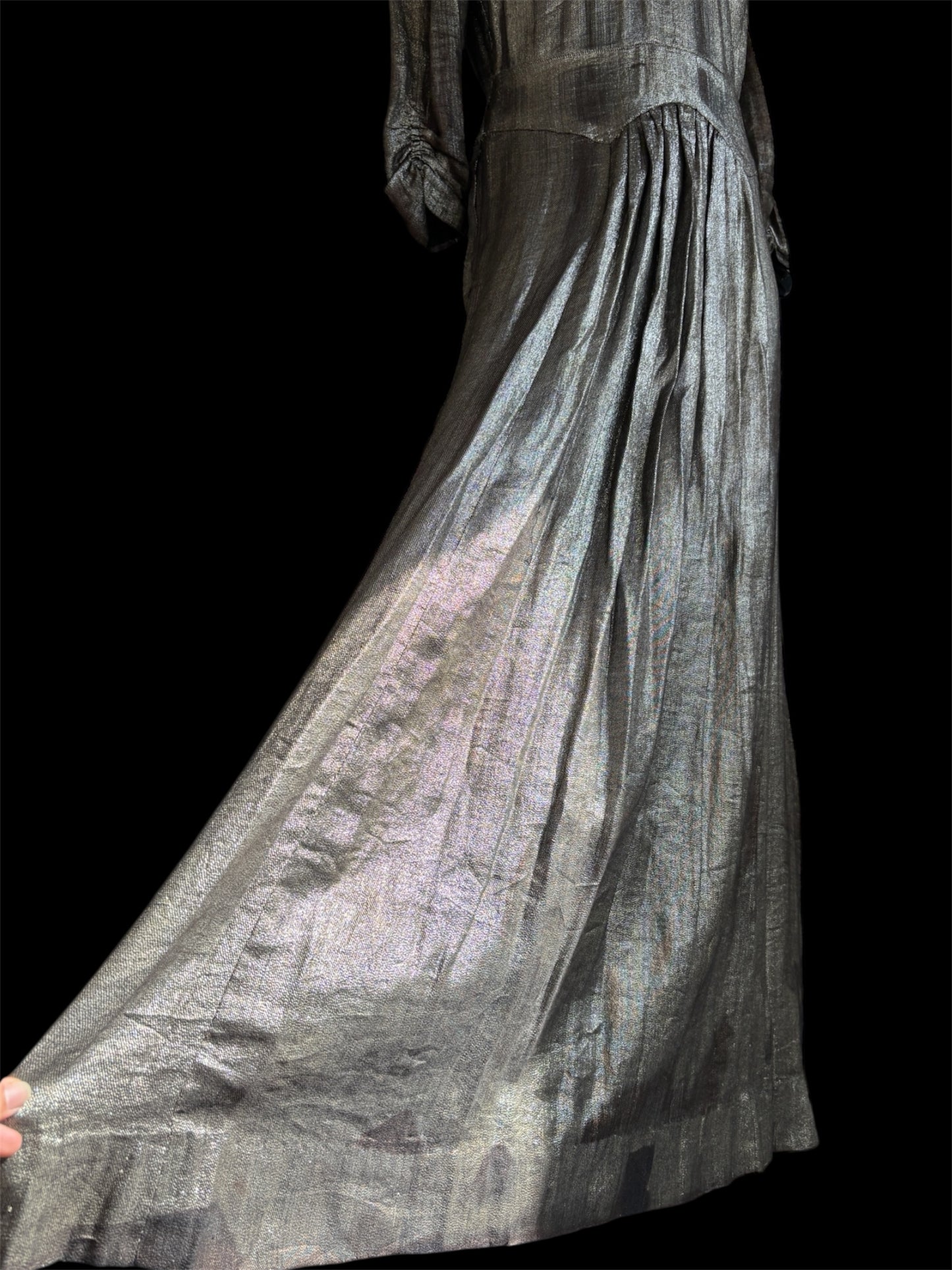 1930s/40s silver lamé puff sleeve gown