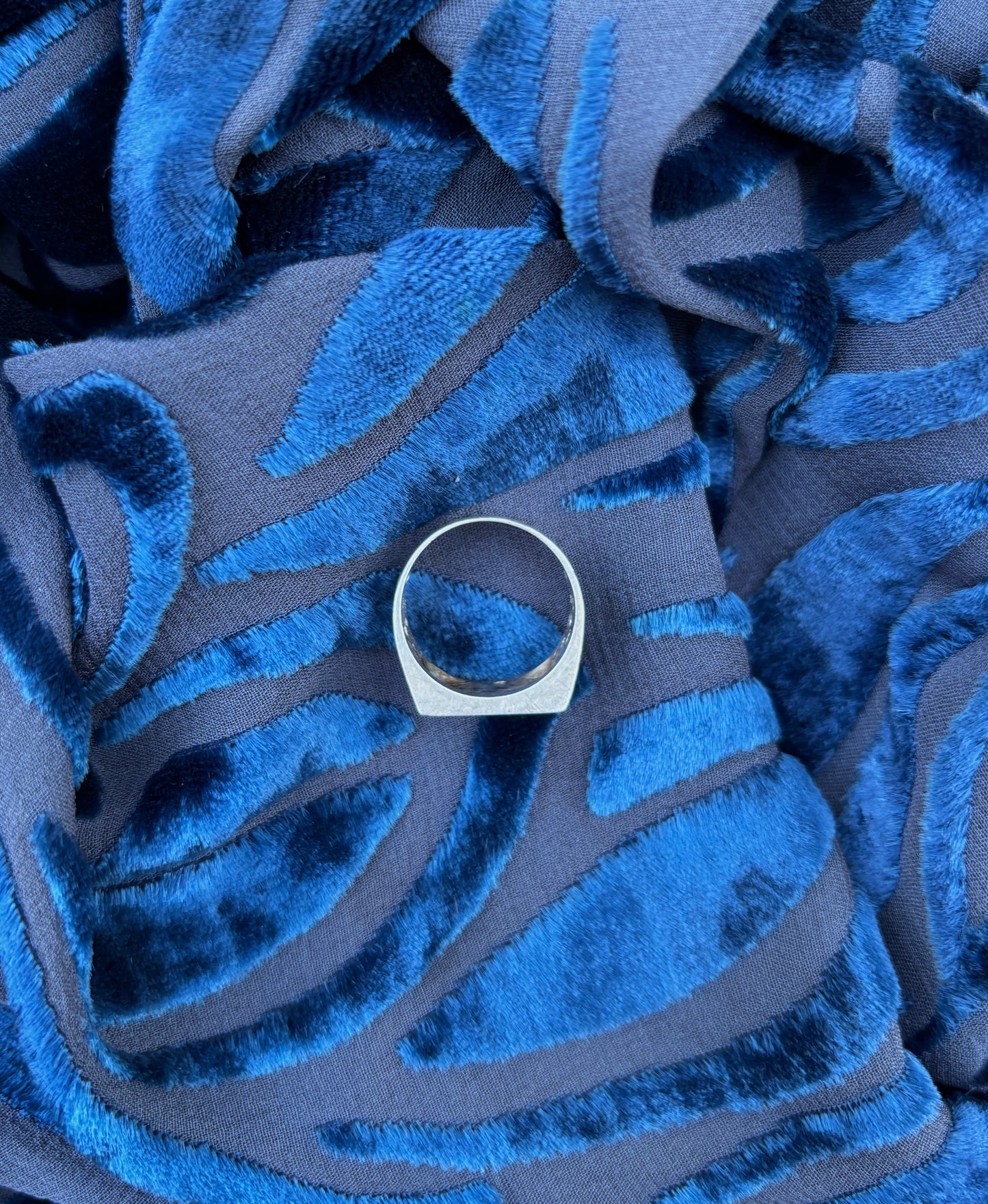 1970s astrological silver lion ring