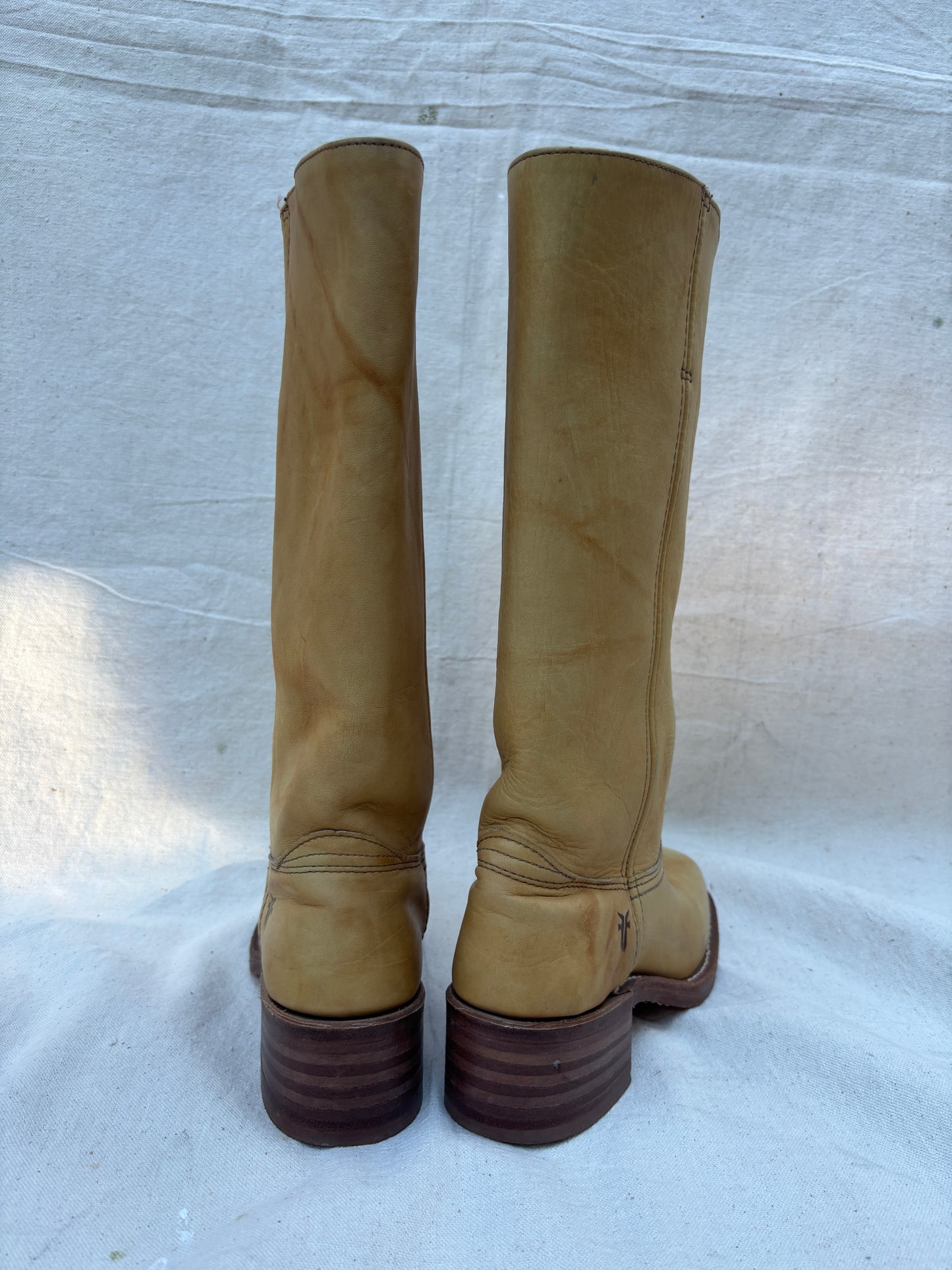 Frye campus boots 14L in banana