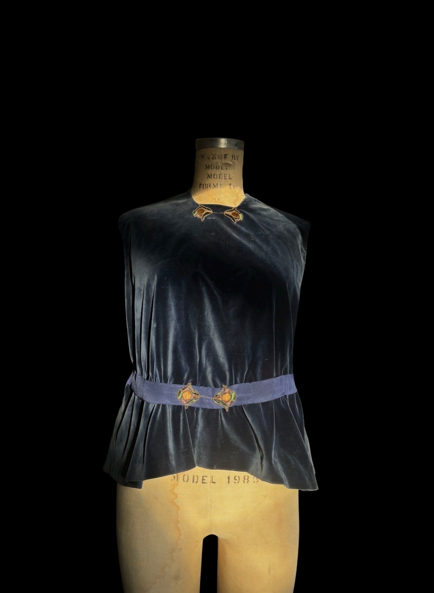 1920s ooak velvet blouse with nouveau embroidery