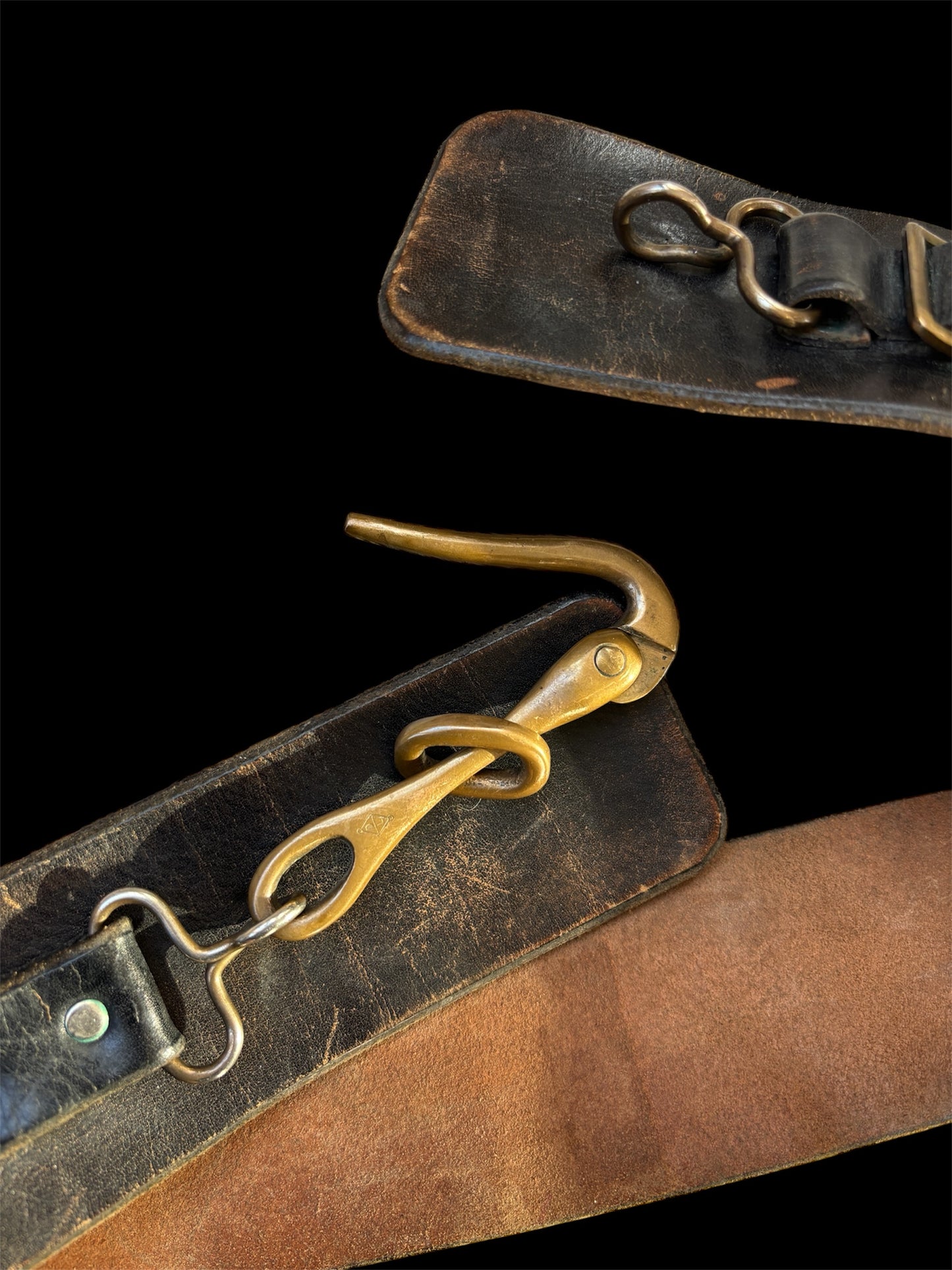 1950s/60s leather belt with oversized hook clasp