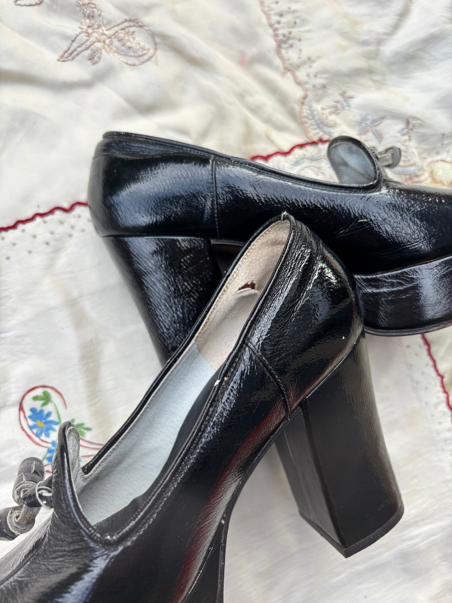 1970s patent leather platforms 4.5/5