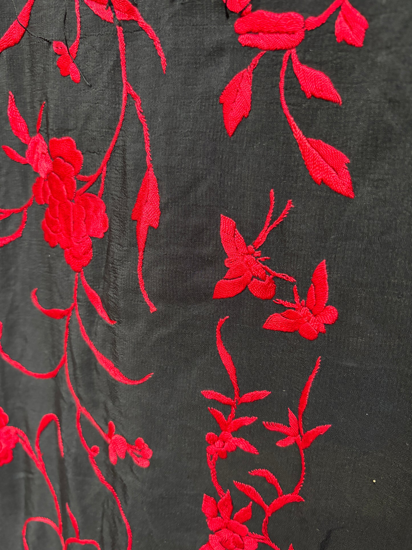 Manton de Manila large 1920s silk embroidered piano shawl