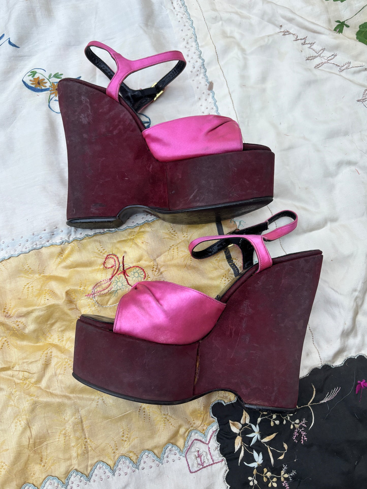 1970s Wonder Wedge by Bonnie Smith hand painted rose platforms