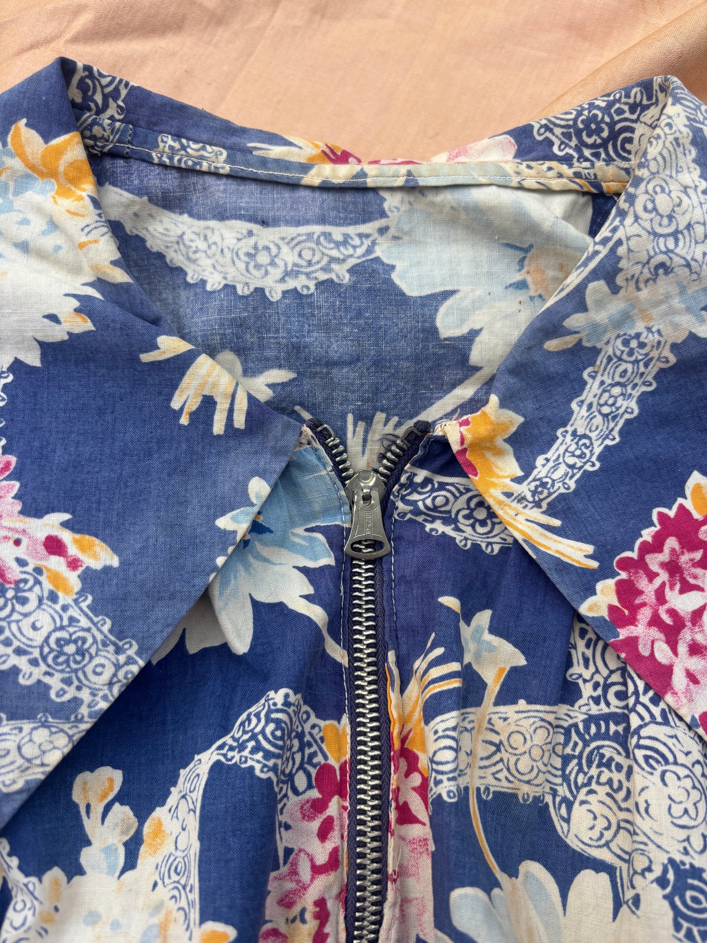 1930s cropped puff sleeve novelty print cotton blouse