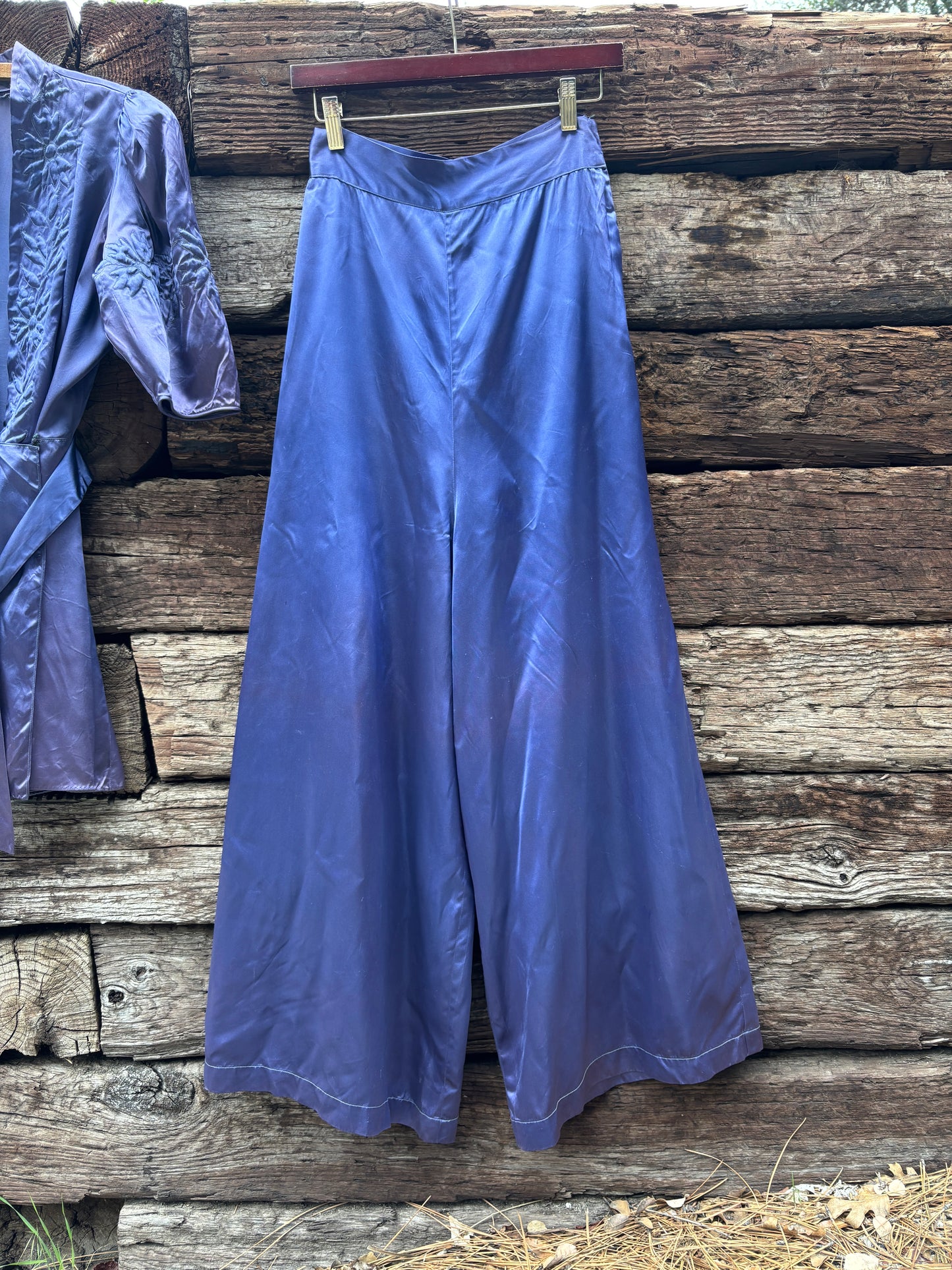 1940s satin loungewear ensemble