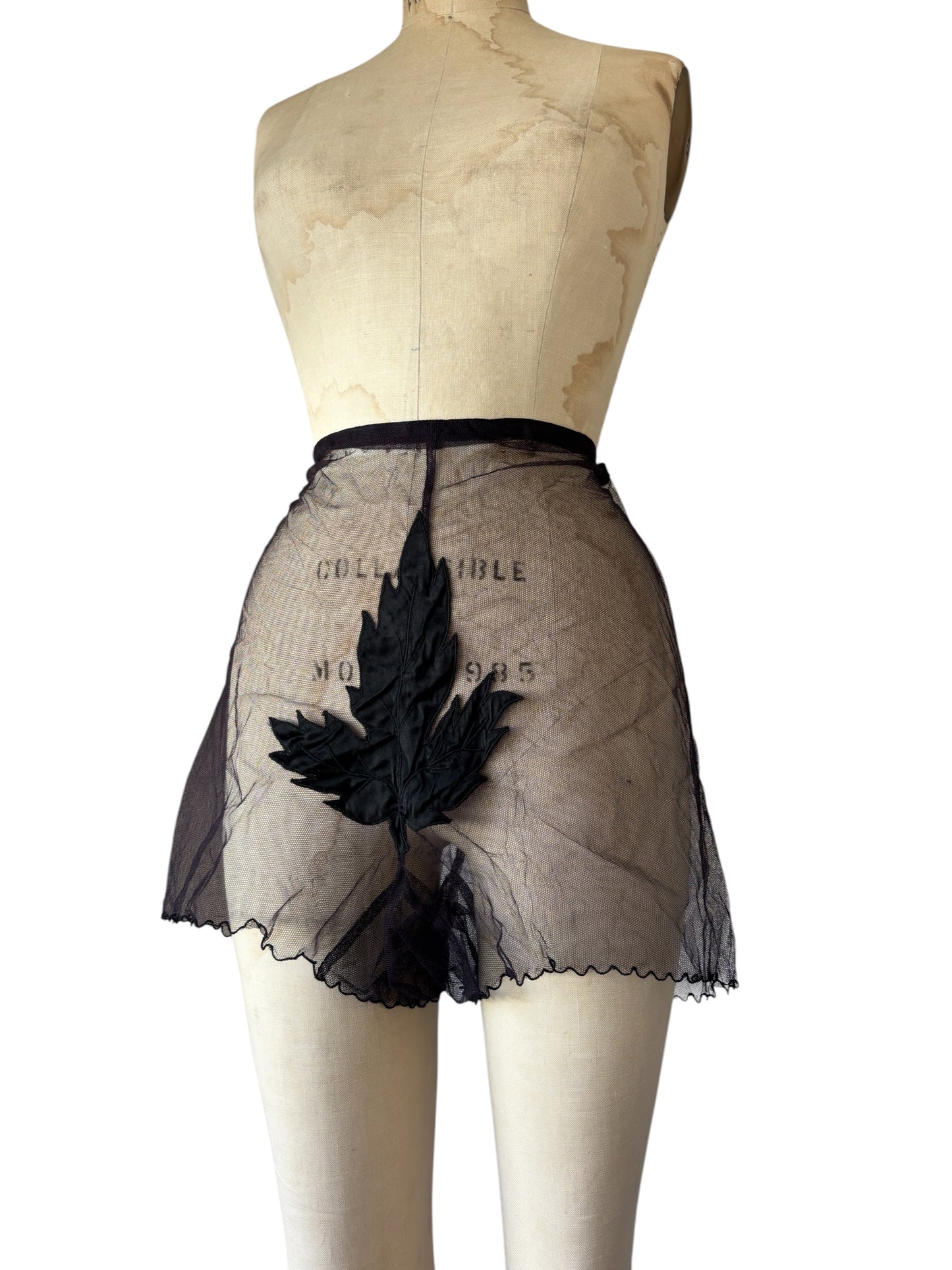 “Eve’s Leaves” 1940s tap shorts
