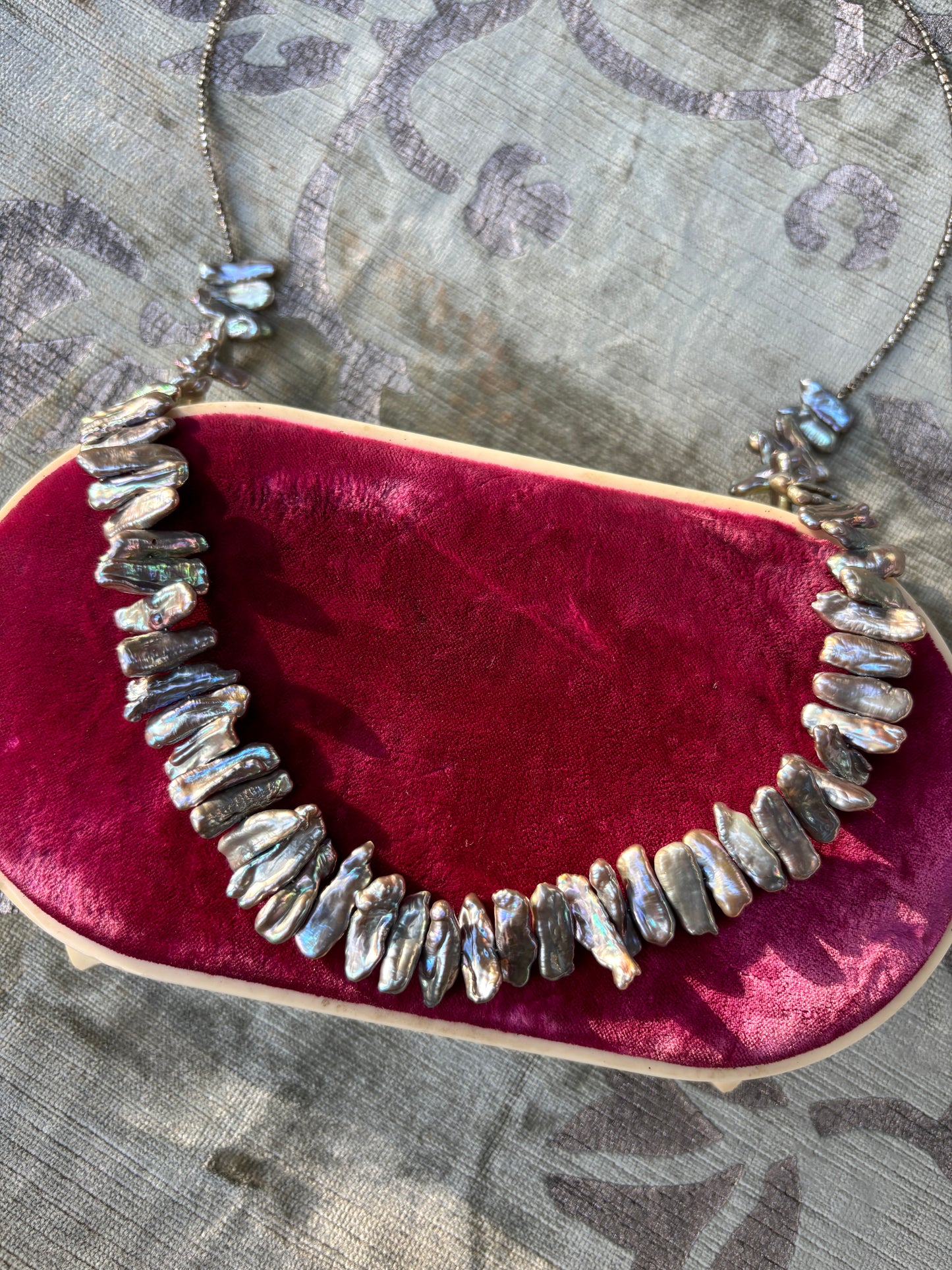Freshwater silver-gray Biwa pearl necklace