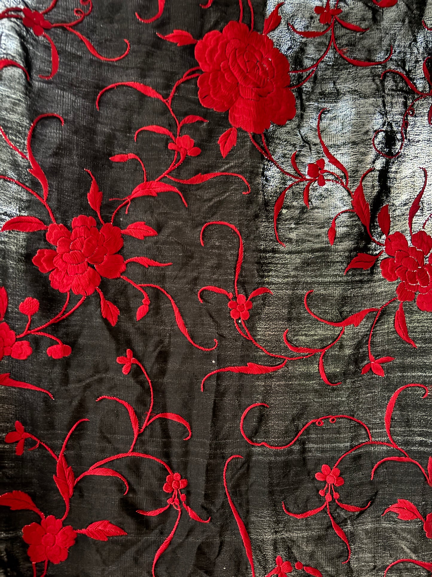 Manton de Manila large 1920s silk embroidered piano shawl