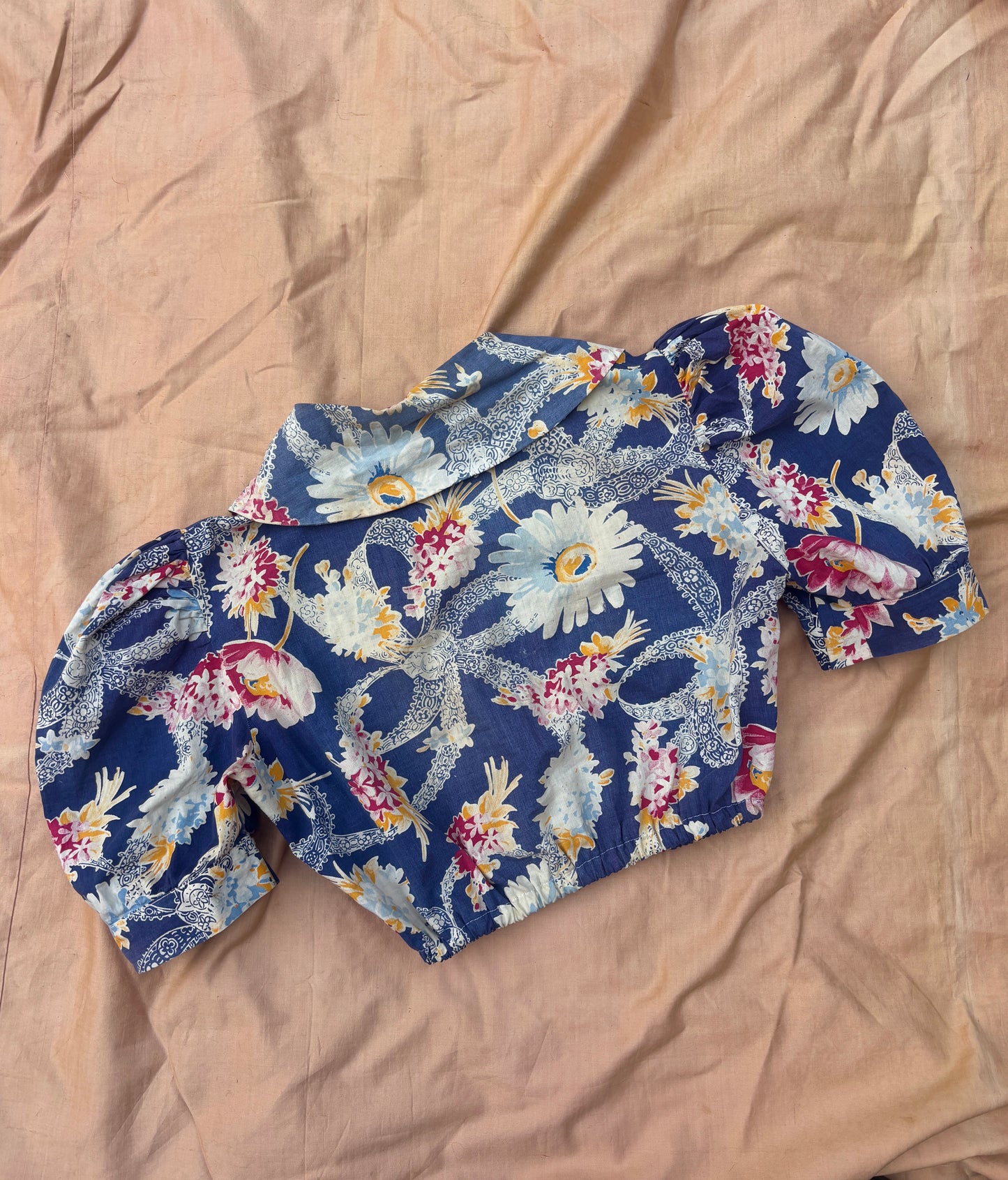 1930s cropped puff sleeve novelty print cotton blouse
