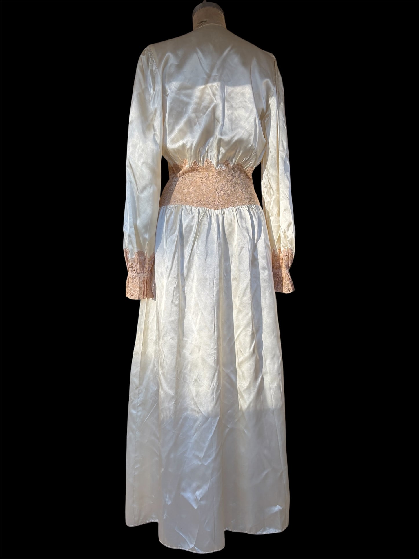 1940s pearly satin peignoir