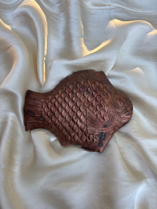 Copper fish compact mirror