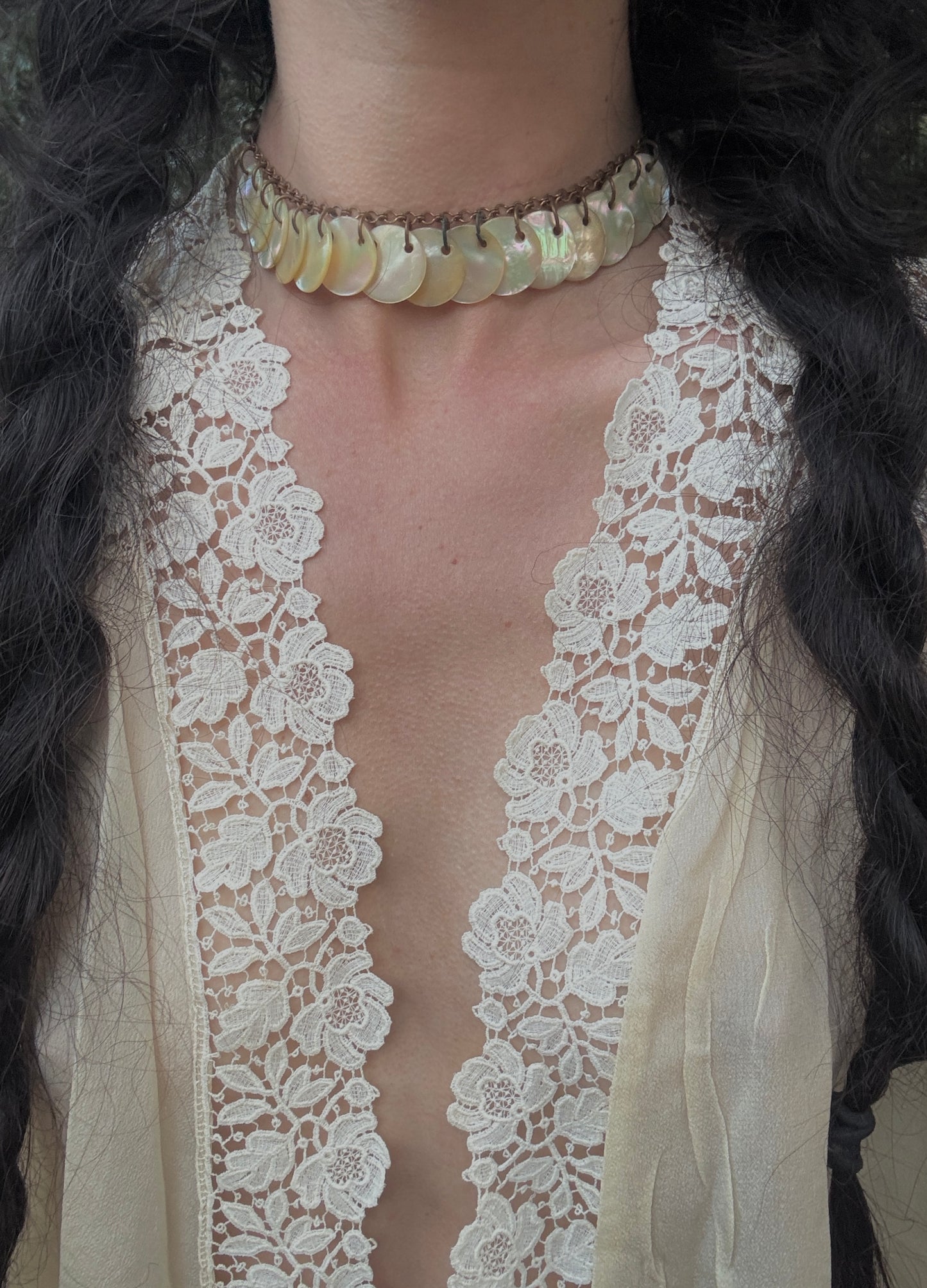 1950s mother of pearl disk choker necklace