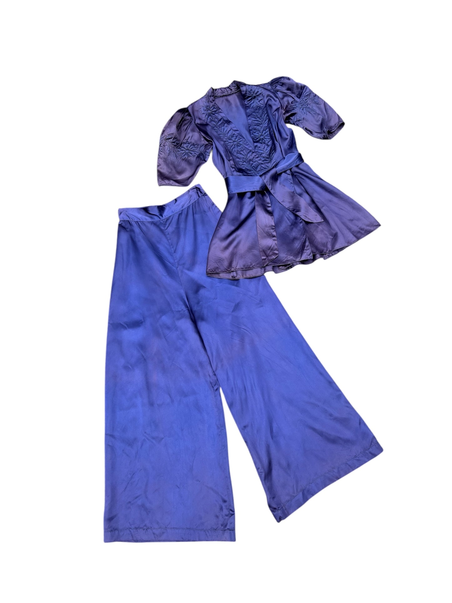 1940s satin loungewear ensemble