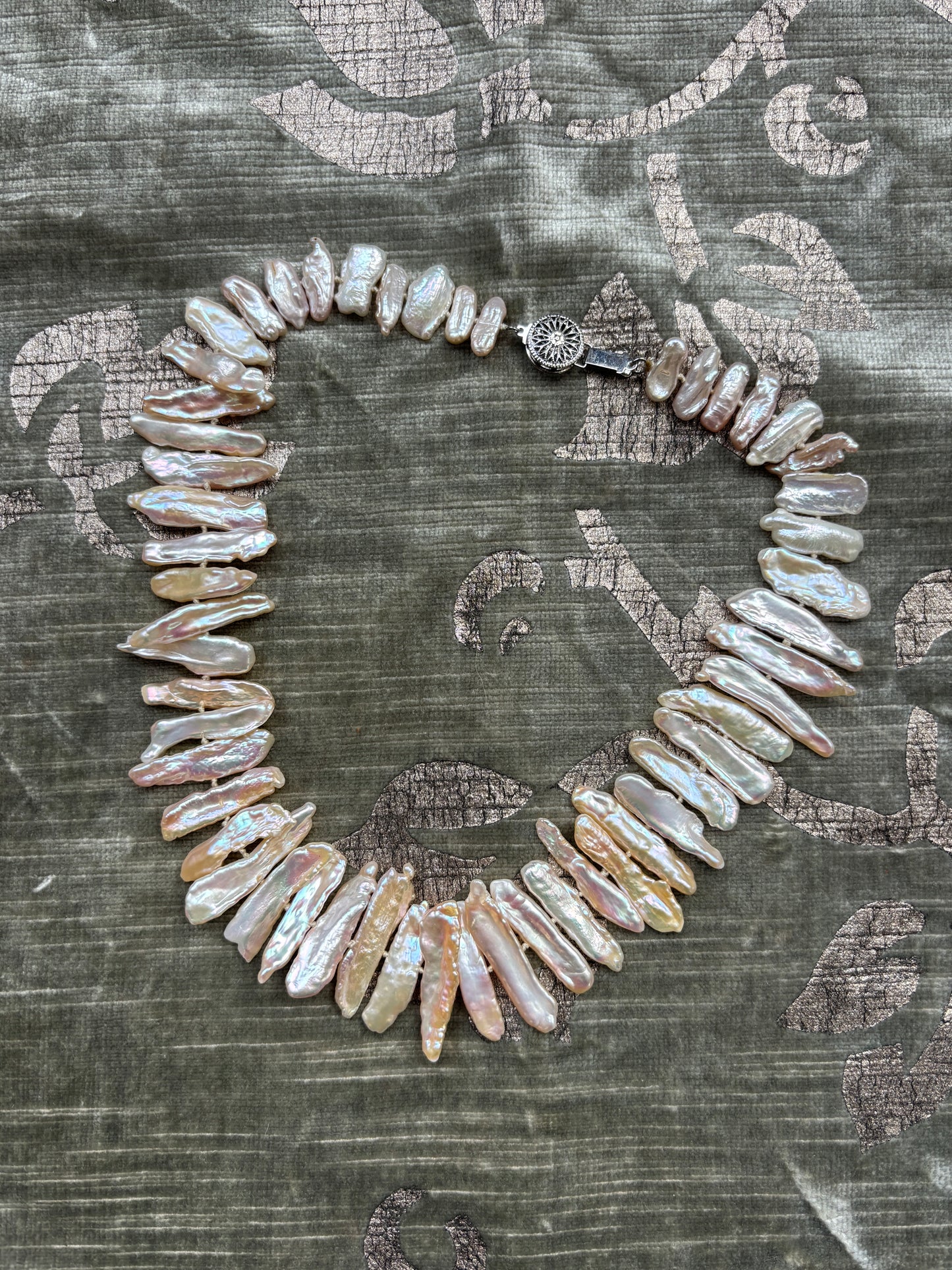 Freshwater Biwa pearl necklace